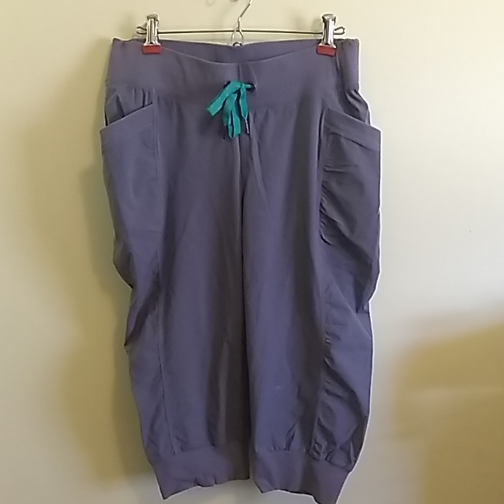 Athleta Capri pants